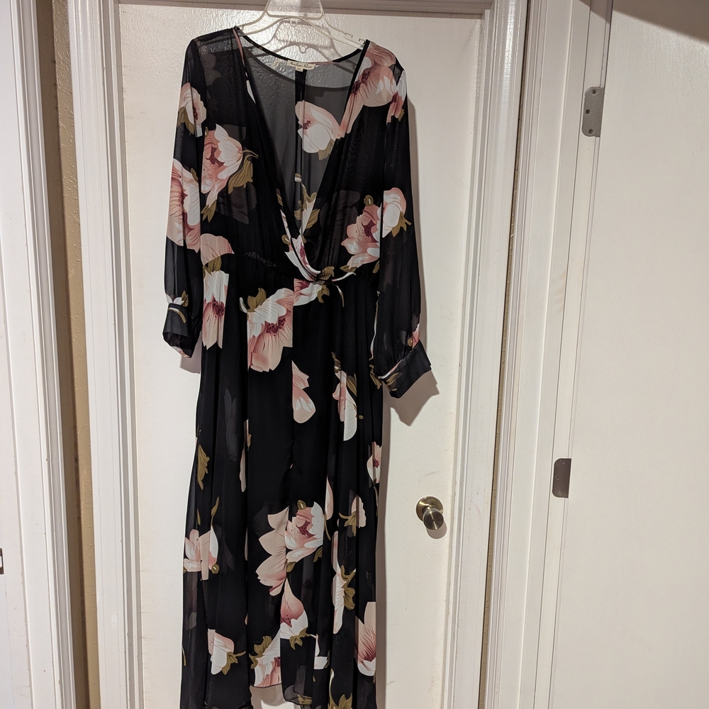 Elegant Black Floral Maxi Dress